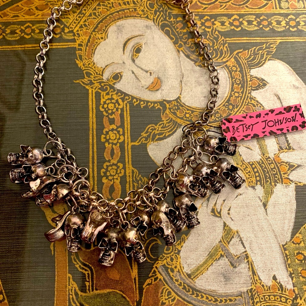 Creepy Couture Betsey Johnson Stunning Silvery Skull Necklace